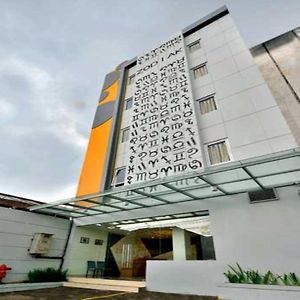 Zodiak Kebon Jati by KAGUM Hotels